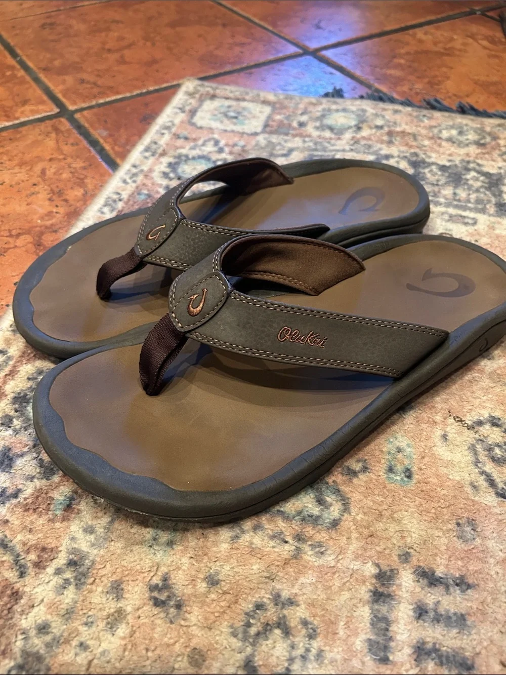 OluKai Men’s Dark Brown Leather Thong Sandals - Picture 2 of 11